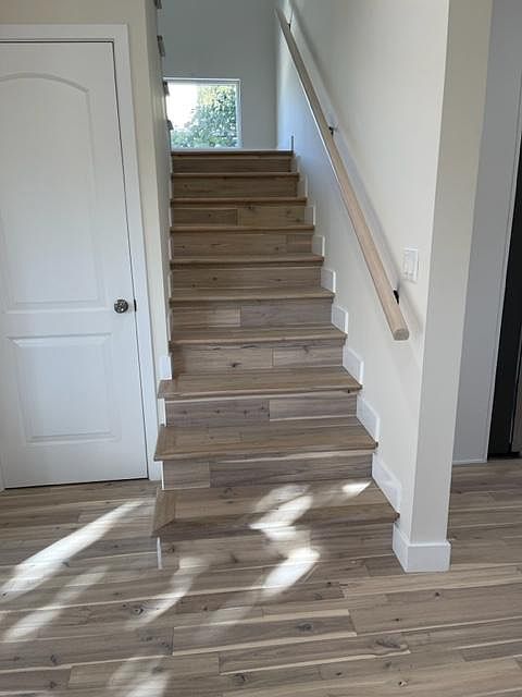 1st image of 23040 Victory Blvd