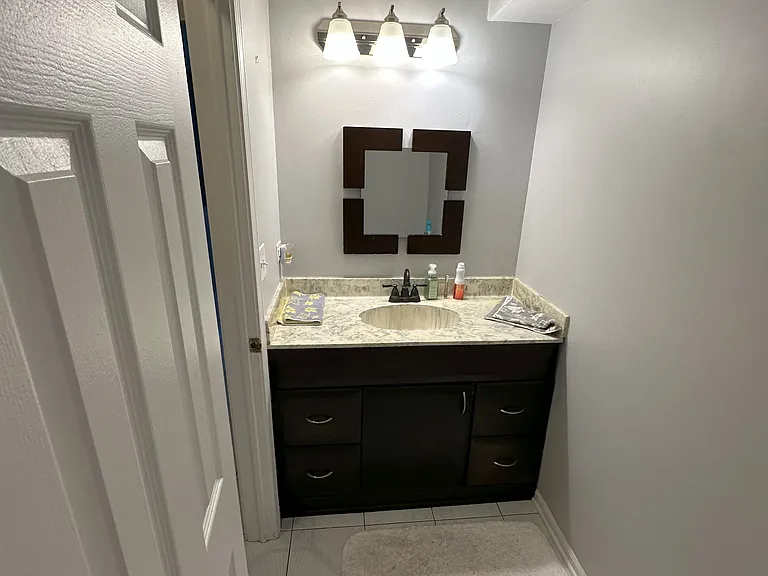 1183 Foxboro Ln — Photo 10