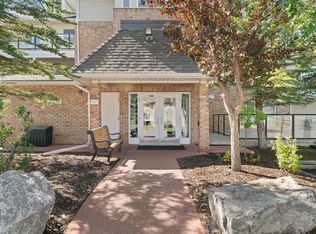 950 Arbour Lake Rd NW #2209, Calgary, AB T3G5B3