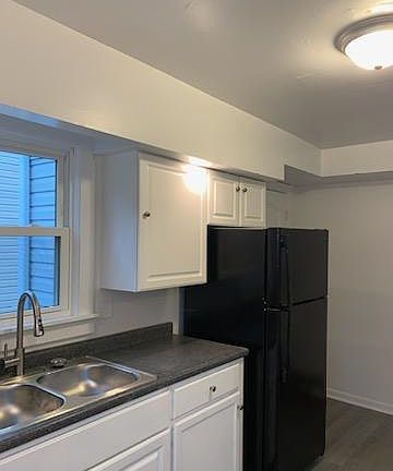 3rd image of 4616 Columbia St #A