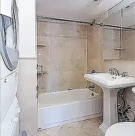 416 E 13th St #2E — Photo 3