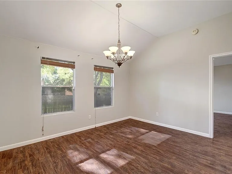7509 Spivey Dr — Photo 10