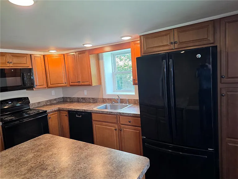 5166 Springmill Rd — Photo 11
