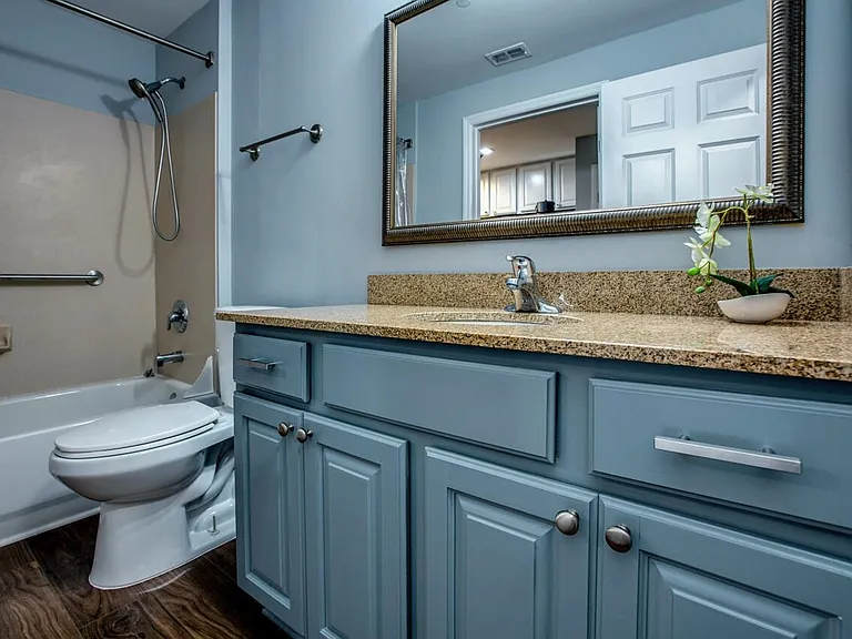 215 W College Ave #711 — Photo 22