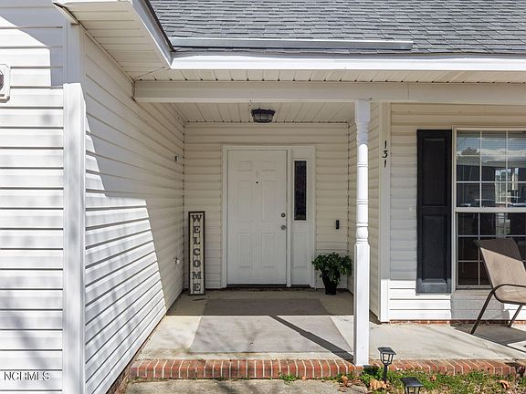 3rd image of 131 Cavalier Drive