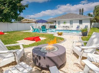 588 105th Ave N, Naples, FL 34108
