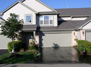 957 Sumac Ct, Lindenhurst, IL 60046