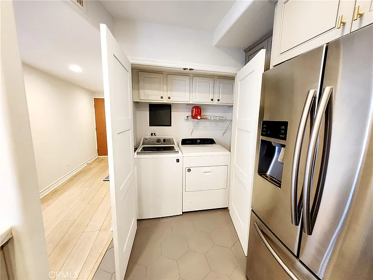 1920 Malcolm Ave #401 — Photo 12
