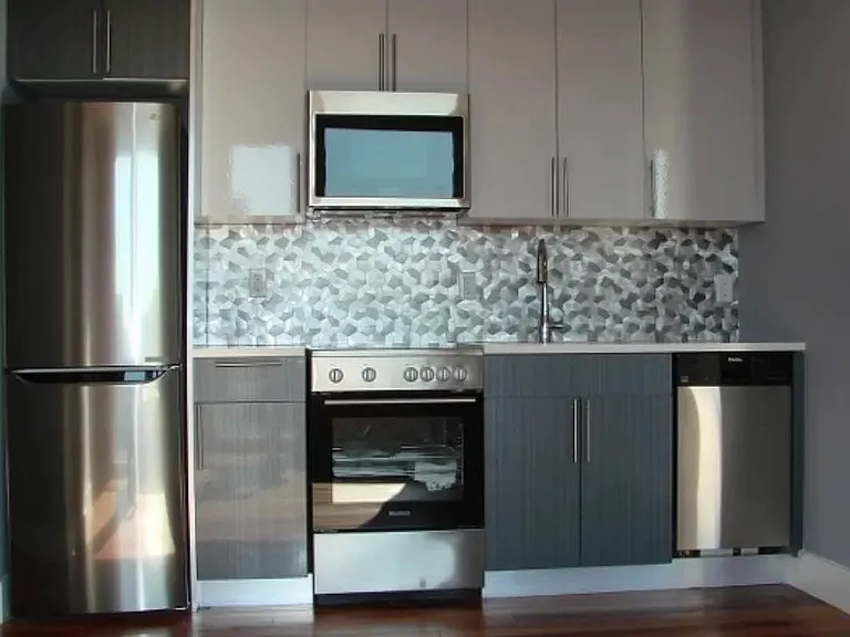 21-34 Broadway #4C — Photo 6