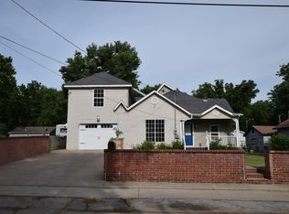 905 Valley St, Carthage, MO 64836