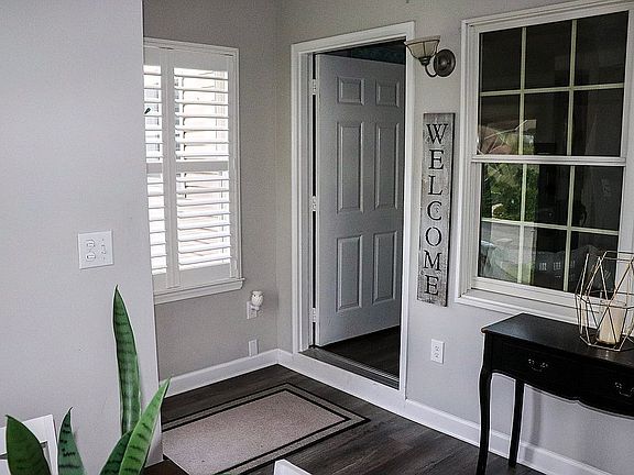 Sunroom/entrance