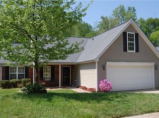 6223 Creekbrooke Ct, Browns Summit, NC 27214