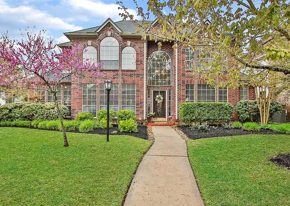 7910 Astley Ln. - Stately, well-maintained home in Memorial Northwest. Exterior painted 2015.