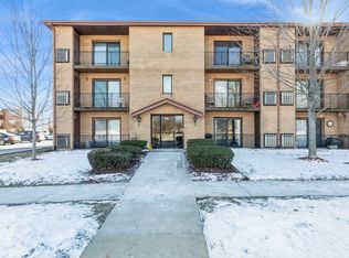 7321 175th St APT 1B, Tinley Park, IL 60477