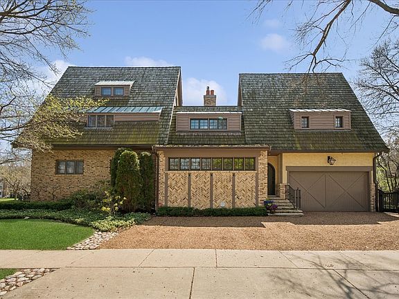 3rd image of 2448 Lincolnwood Dr