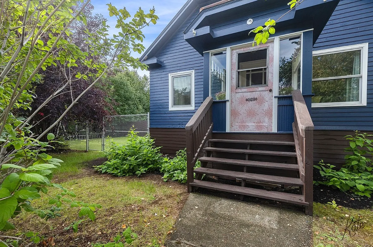 4 bed, 1752 sqft, $3,200 — Photo 1