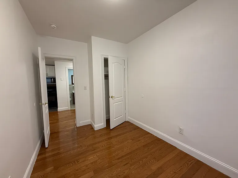 27 E 17th St #3 — Photo 3