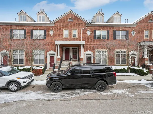 16984 Farmington Rd, Livonia, MI 48154