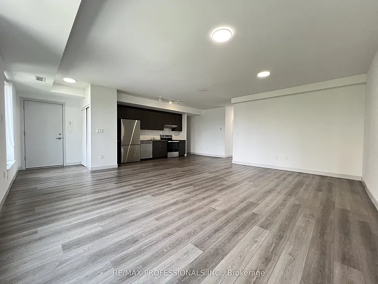 37 Antrim Cres #305 — Photo 11