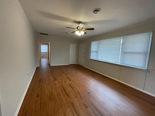 3 bed, 1.0 bath, 1000 sqft, $1,400 — Photo 3