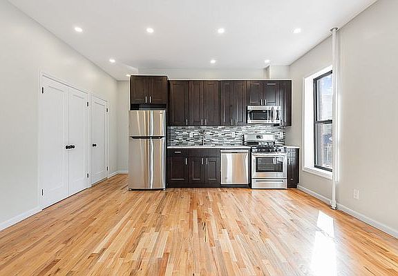 4th image of 522 6th Ave APT 2