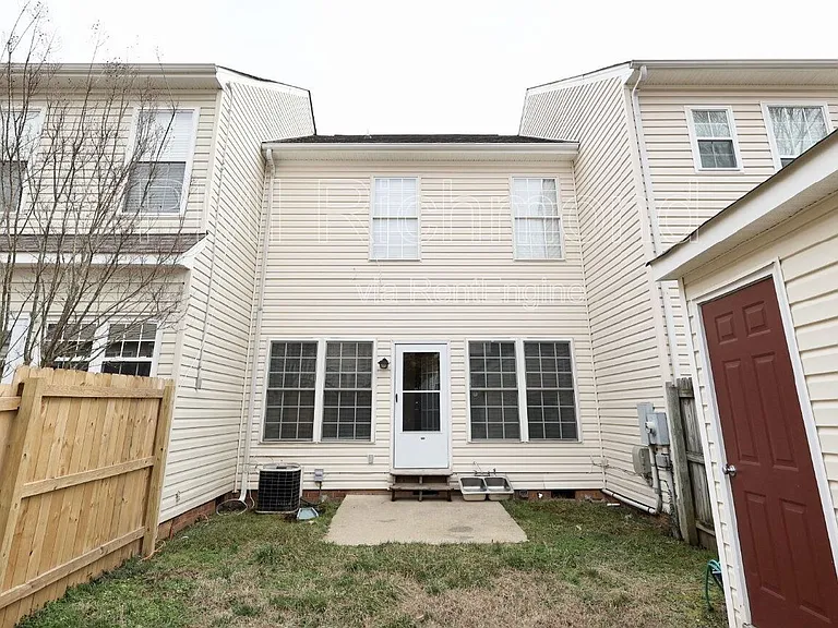 2716 Goyne Loop — Photo 22