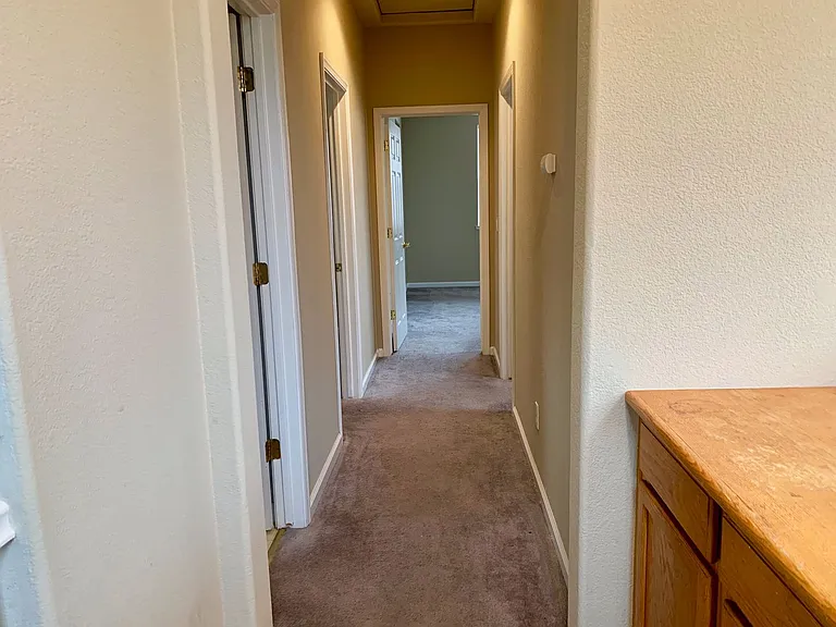 3237 Hudson Dr — Photo 15