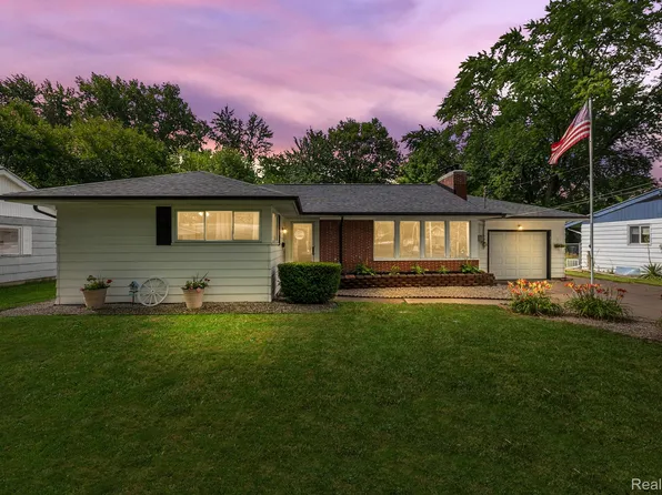 2153 Heather Ln, Saginaw, MI 48602