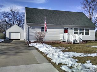 419 3rd St NE, Stewartville, MN 55976