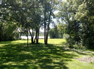 1653 Kettle Cove Ct, Hartland, WI