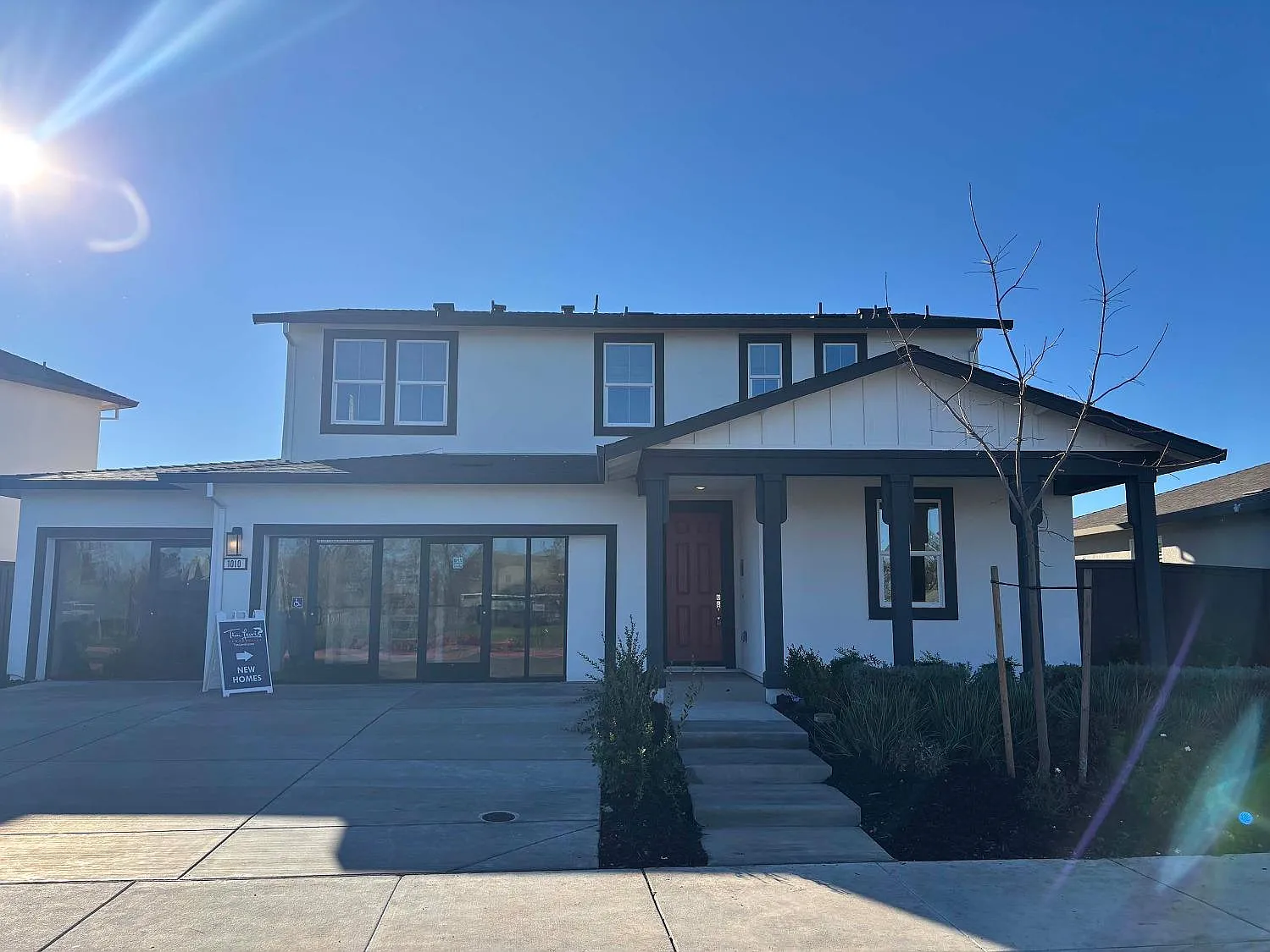 1010 Lyonia Cir photo 1