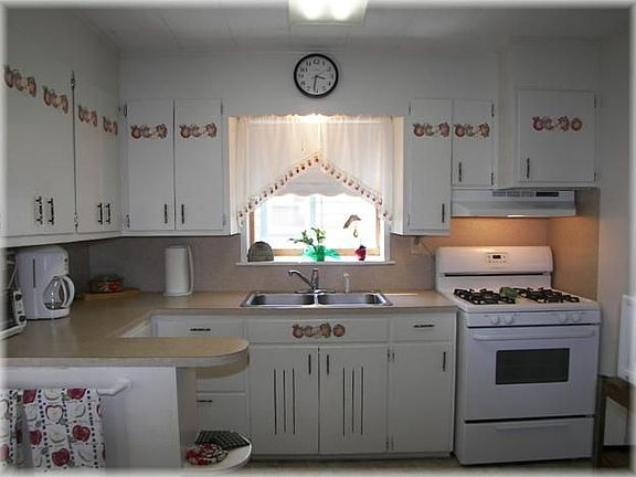 5th image of 1116 Woodbine Ave