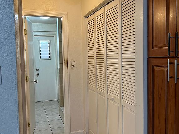 5th image of 2024 Fern St APT A1