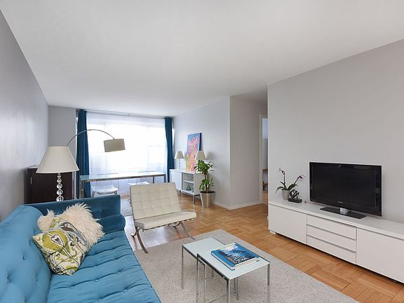 3rd image of 4525 Henry Hudson Pkwy APT 511