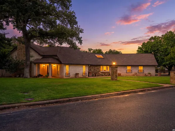403 Candlelight, Fredericksburg, TX 78624