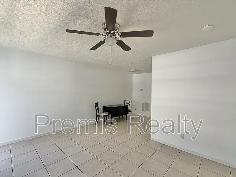 1 bed, 1.0 bath, 593 sqft, $1,395 — Photo 3