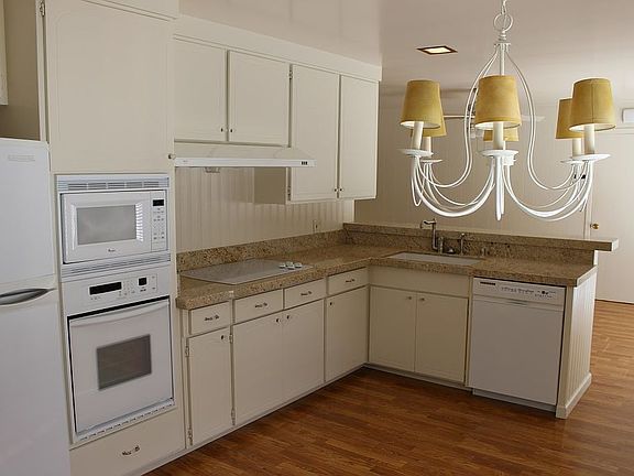 4th image of 3498 Crestmoor Dr