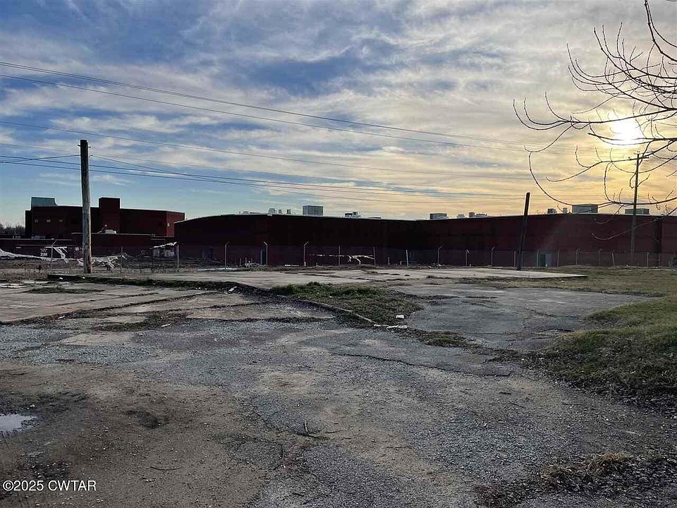 1st image of 421 S Highland Ave