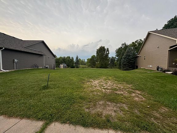 3rd image of 2620 Oak Lawn Dr