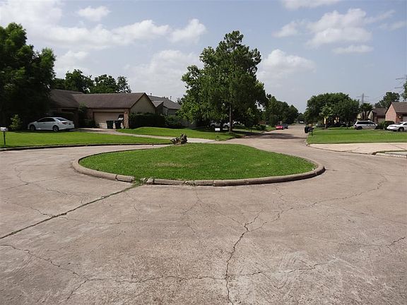 3rd image of 11727 Meadowtrail Ln