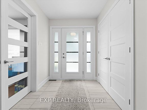 3rd image of 153 Sunset Cres