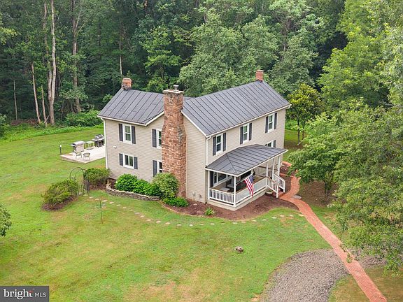 4th image of 9565 Woodbrook Ln