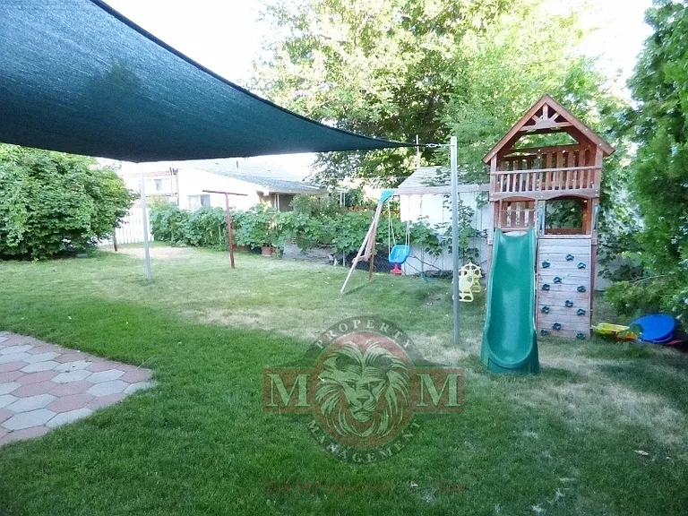 9590 S Amber Ln — Photo 16