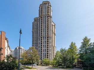 80 Harrison Garden Blvd #318, Toronto, ON M2N 7E3