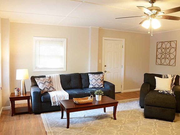 5th image of 285 Forest Glen Cir