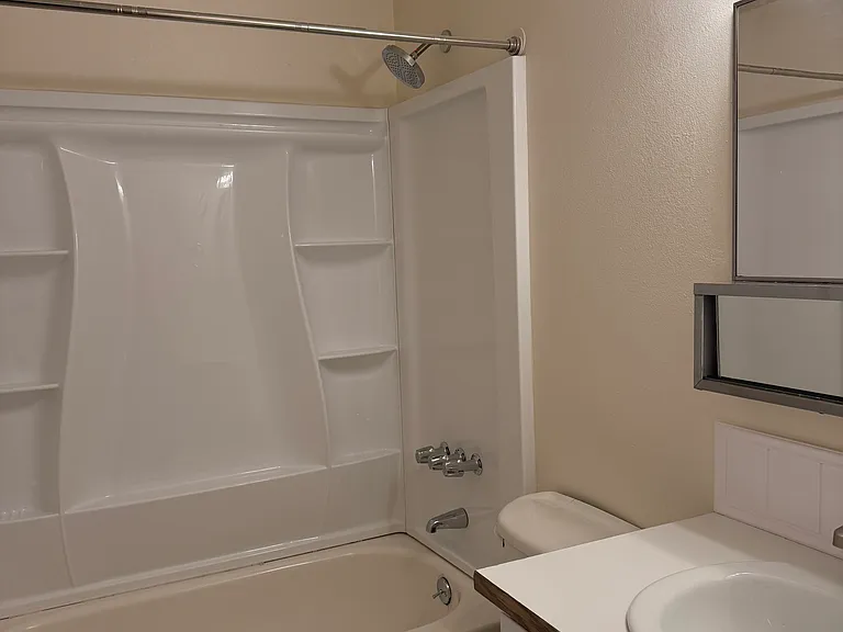631 Israel Rd SW #C — Photo 5