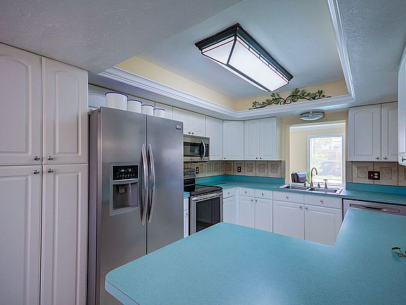 5th image of 3429 Plantation Dr