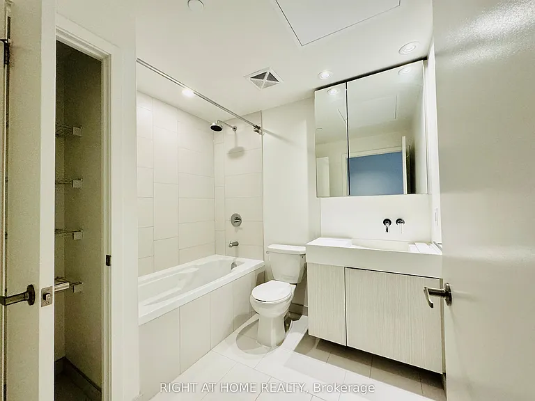 20 Richardson St #404 — Photo 11