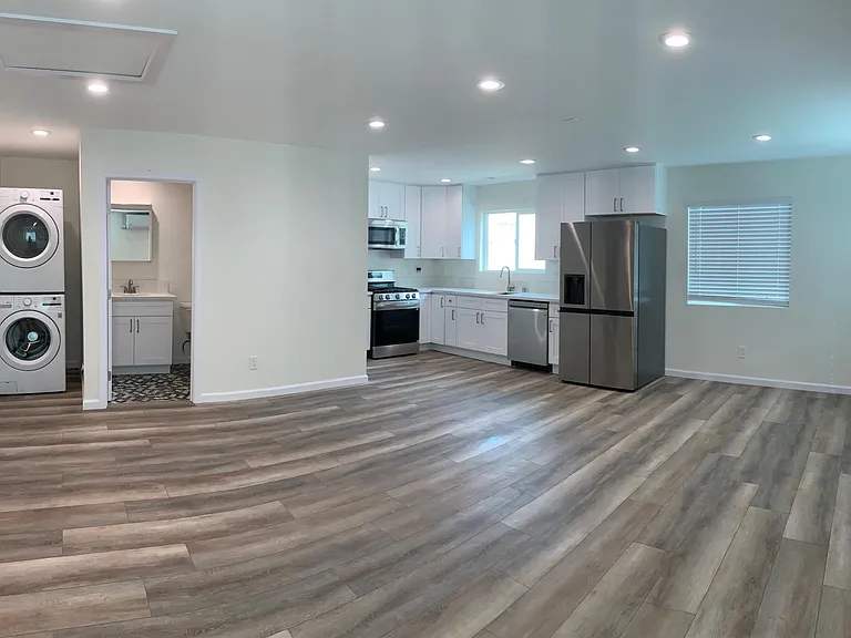 657 Quincy Ave #A — Photo 5