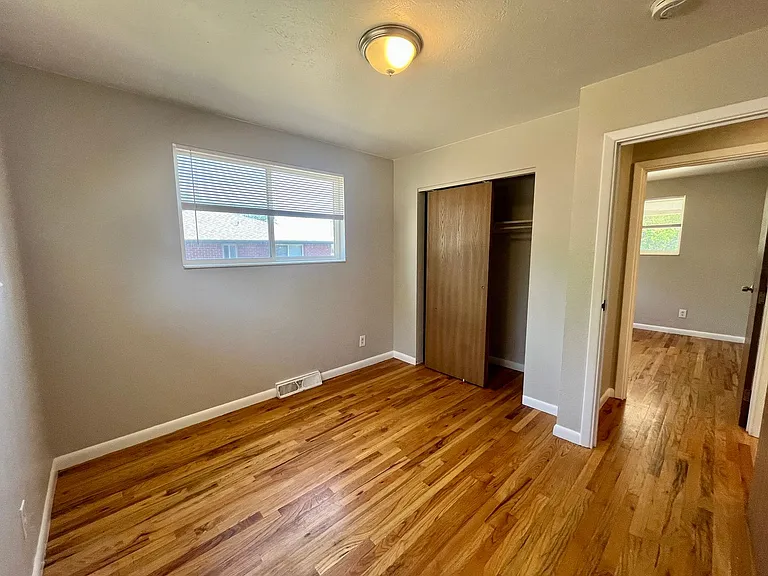** Move in Special** Spacious 3 bedroom, 1 bath Lakewood duplex with fenced in backyard available! — Photo 12